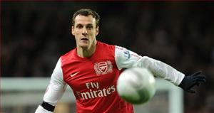 Kế hoạch thanh lí của Arsenal: Có thêm Squillaci