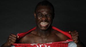 Sốc: Arsenal và Wenger bị gà nhà cáo buộc .... phân biệt chủng tộc