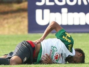 Barca và Brazil tái mặt vì Neymar