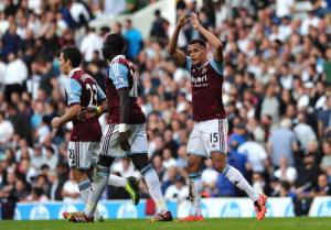 West Ham gây địa chấn trên sân của Tottenham