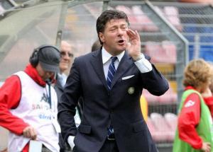 Inter lại đánh rơi chiến thắng: Mazzarri cần viện binh