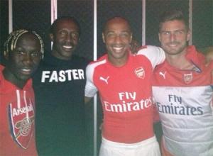 Thiery Henry giúp Arsenal quảng cáo áo đấu mùa tới