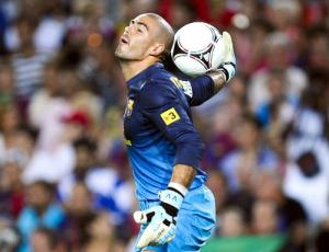 Man City câu kéo Valdes về thay Joe Hart