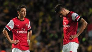 Đừng đổ hết lỗi cho Oezil!