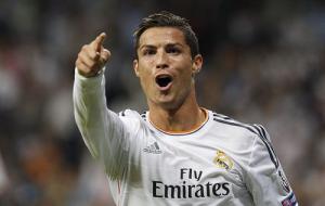 Real Madrid thắng nhẹ Malaga: Dải ruy băng màu hồng