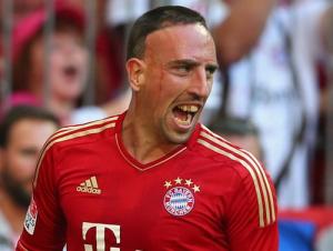 Ribery “choáng váng” trước màn “lội ngược dòng” của Man xanh
