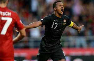 Thắng tưng bừng, Bồ Đào Nha vẫn phải dự play-off