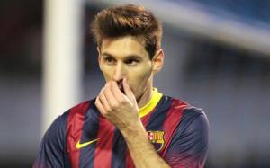 Cha Messi lên tiếng bảo vệ con trai