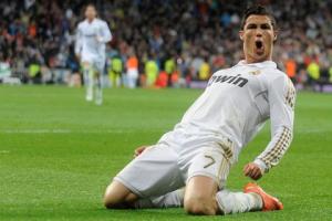 Ronaldo được đồng đội tung hô tới tấp