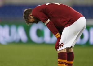 Lại hòa, Roma chính thức mất ngôi đầu