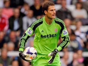 Tin buồn cho MU và Man City: Đừng mong có được Begovic