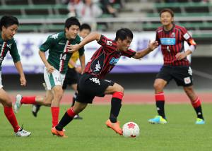Công Vinh không thể giúp Consadole Sapporo giành quyền thăng hạng