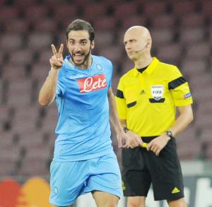 Napoli: Niềm tự hào của Serie A khi bơi ra biển lớn