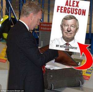 David Moyes âm thầm nghiên cứu cách dụng binh của Sir Alex