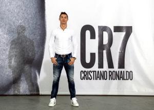 Có Bóng vàng hay không, năm 2013 của Ronaldo vẫn tuyệt vời hơn Messi