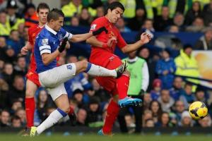 Suarez suýt giải nghệ vì cú đạp của Mirallas