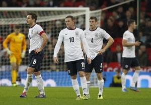“Tam sư” hết lấp lánh: Thất bại tại… Rooney