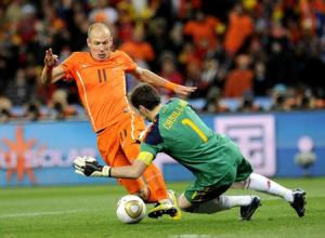 Casillas phản đối trò mèo của FIFA