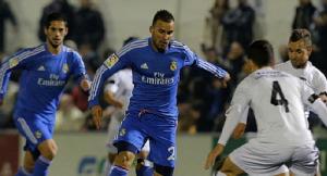 Sau 9 năm, Madrid mới ra sân với 9 cầu thủ TBN: Bao giờ tìm được một Raul?
