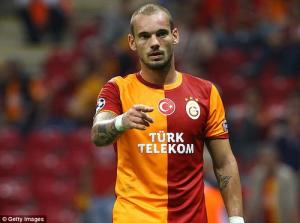 Bản tin tối 15/12: Wesley Sneijder nằng nặc đòi rời Galatasaray