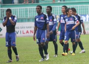 Bóng đá gây lãng phí, các địa phương ngao ngán