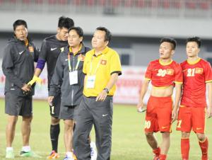 U23 Việt Nam về nước sớm, HLV Hoàng Văn Phúc lên tiếng xin lỗi người hâm mộ