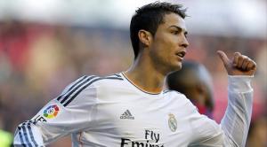 Năm 2013: Với Ronaldo, ghi bàn cũng dễ như... hít thở