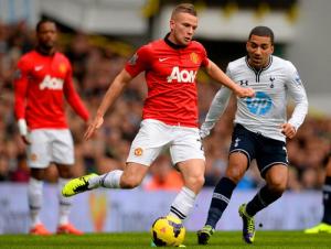 Valencia gia nhập cuộc đua giải cứu Tom Cleverley
