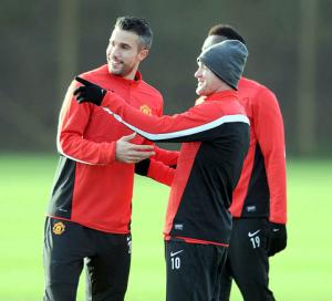 Van Persie – Rooney sẽ cứu rỗi MU?