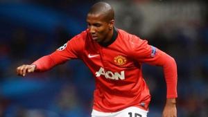 Ashley Young sắp được MU gia hạn hợp đồng