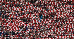 Không chỉ cầu thủ, CĐV Anh khốn khổ vì Boxing Day