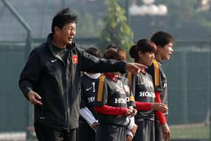 Bóng đá nữ Việt Nam: Gập ghềnh đường lấy vàng