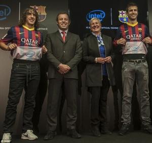 Barca khoe nhà tài trợ mới với logo ở vị trí cực hiểm