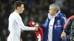 Oezil tái ngộ Mourinho: Thắng thầy để... trả ơn thầy!