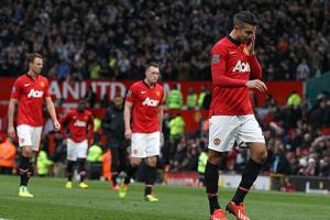 Man Utd bại trận, fan cuồng nhảy lầu tự vẫn