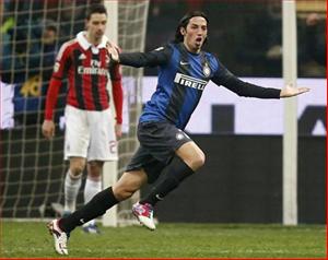 Người hùng Inter rơi nước mắt với bàn thắng vào lưới Milan