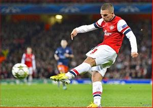 Podolski tái ngộ Bayern Munich: Hoàng tử đi tìm sự thừa nhận