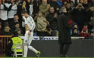 Chấp một người, Real Madrid vẫn đả bại Rayo Vallecano