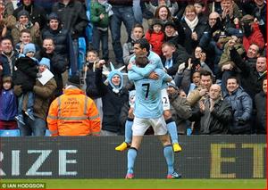 Man City: Nước rút nhờ động cơ Tevez
