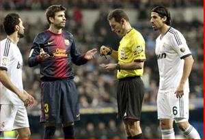 Chuyện về những chiếc thẻ: Trọng tài “thích” Barca nhất