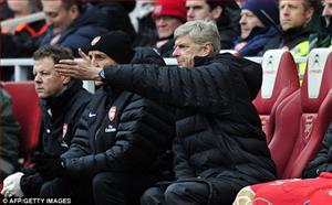 Hòa Everton, HLV Arsene Wenger phàn nàn về công tác trọng tài