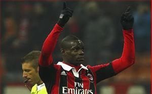 Super Mario ghi bàn thứ 4 trong 3 trận, Milan nhẹ nhàng vượt qua Parma