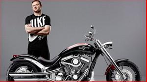 Chiếc xe do Rooney thiết kế đắt giá trong ngày ra mắt