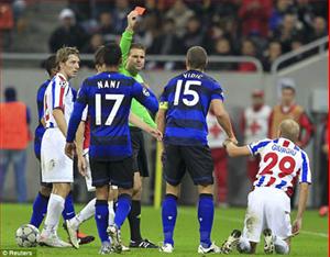 Trọng tài chính Felix Brych: Hung thần của Vidic và M.U