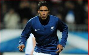 Bản tin Bongda24h (tối 12/4): Man Utd quyết giành Varane từ tay Real Madrid