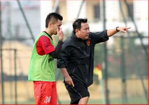 HLV Hoàng Văn Phúc được VFF tín nhiệm