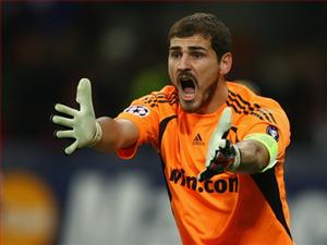 Casillas khốn khổ vì Mourinho
