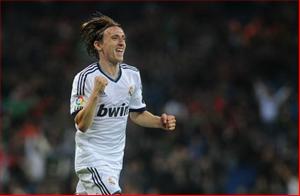 Luka Modric: Vũ khí hạng nặng của người Madrid