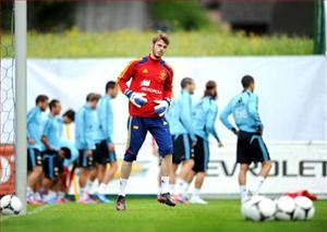 De Gea sẽ thay Casillas trong trận chiến bản lề gặp Chile?