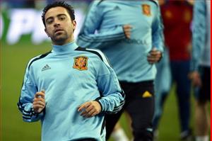 Xavi chấn thương, bão “virus FIFA” tàn phá Barca